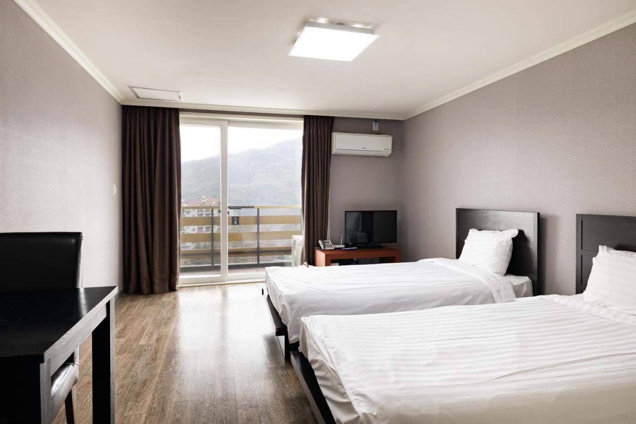 Bears Town Hotel Pocheon Exterior foto